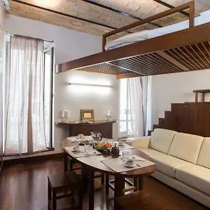 trevi-fountain-lovely-loft-apartment-rome.it-romehotels.com/